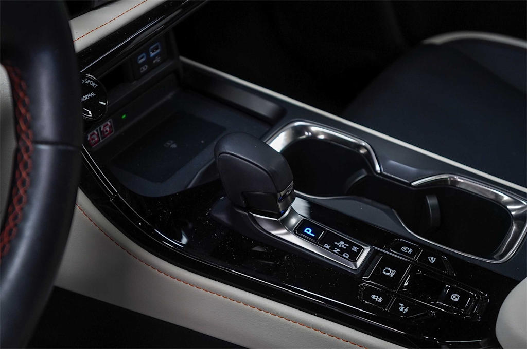 Thumbnail: 2024 Lexus ES - 14