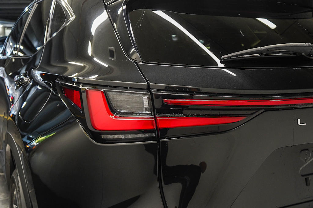 Thumbnail: 2024 Lexus ES - 19