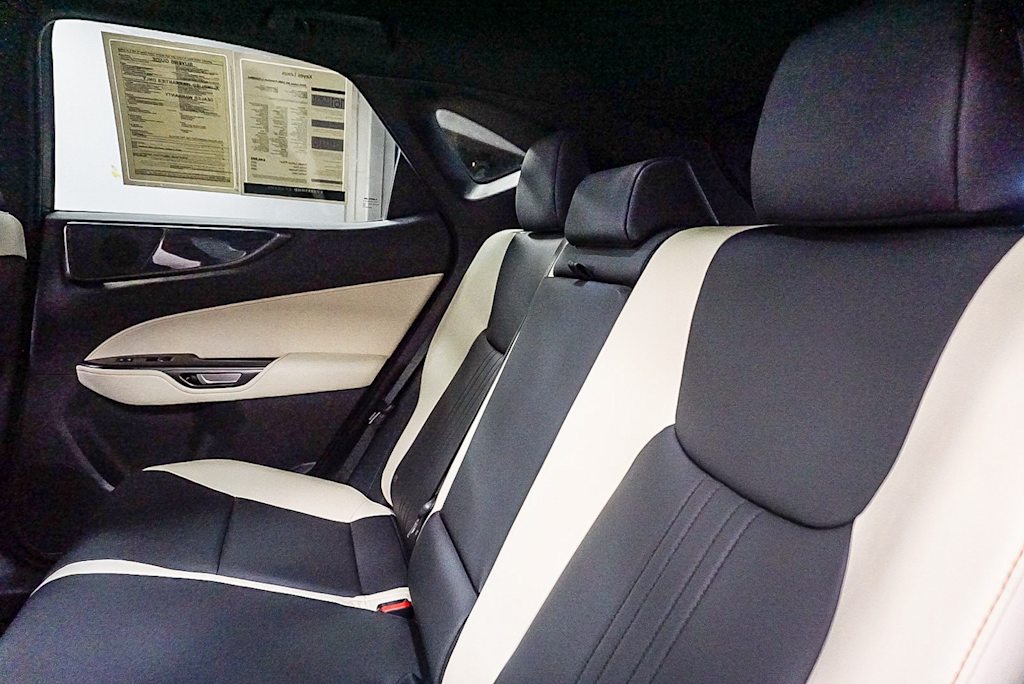 Thumbnail: 2024 Lexus ES - 10