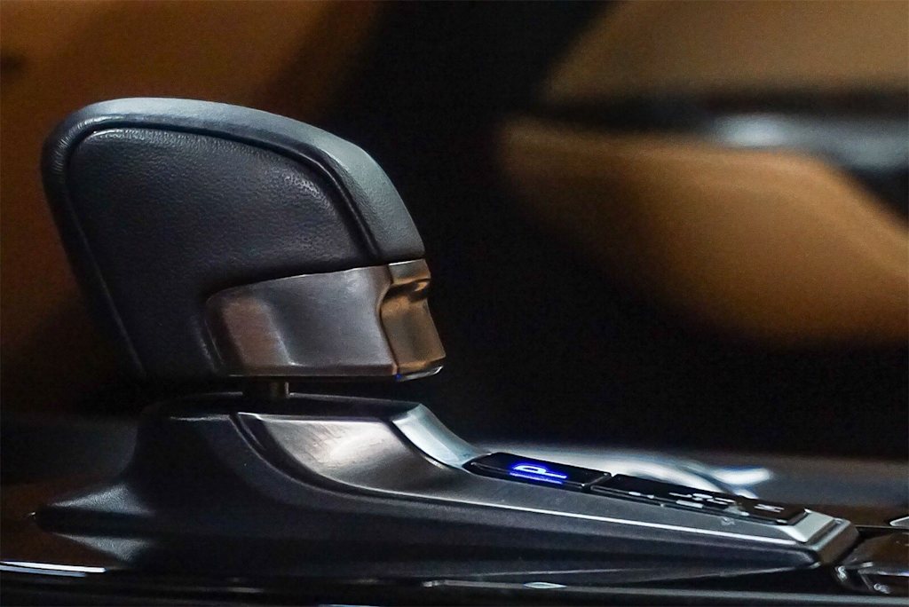 Thumbnail: 2024 Lexus ES - 12