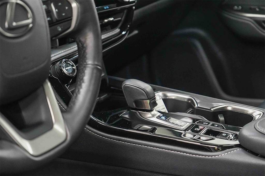 Thumbnail: 2024 Lexus ES - 15