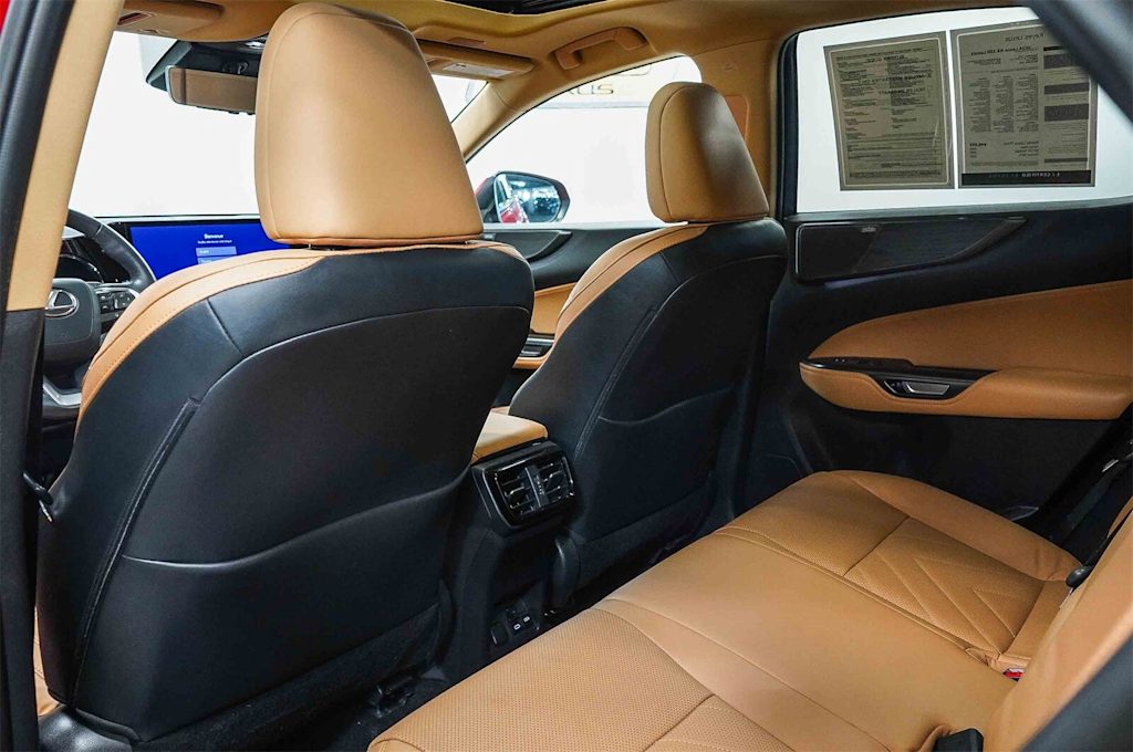 Thumbnail: 2024 Lexus ES - 10