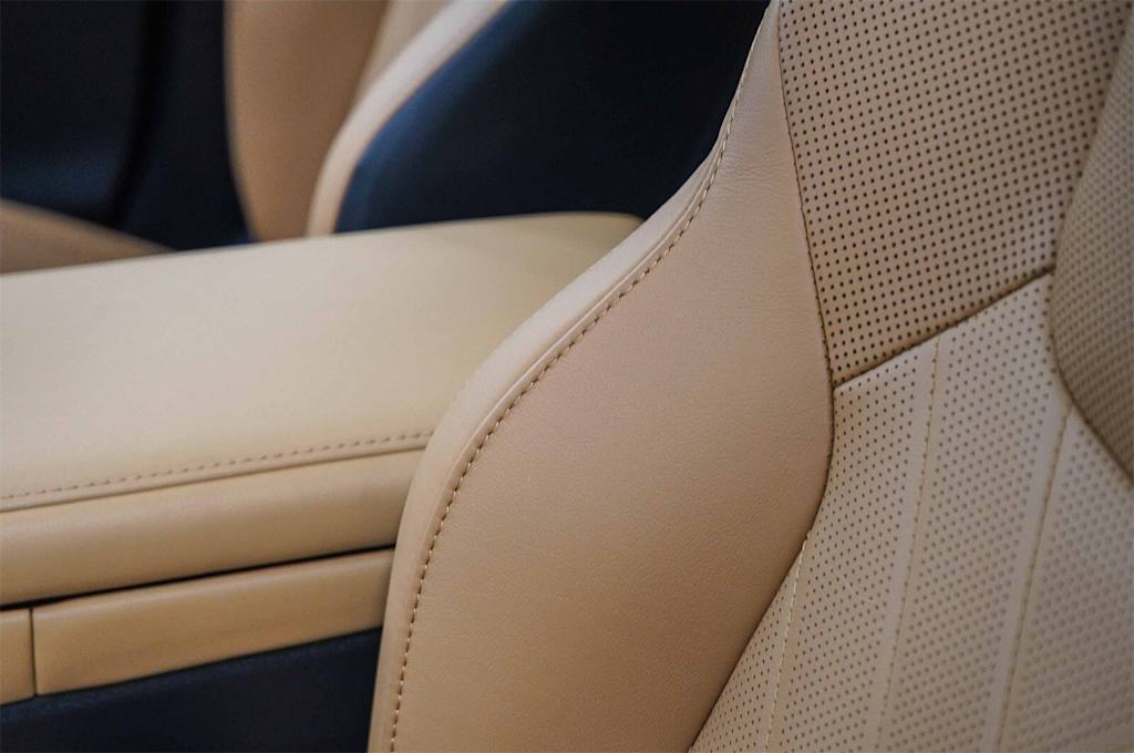 Thumbnail: 2024 Lexus ES - 9