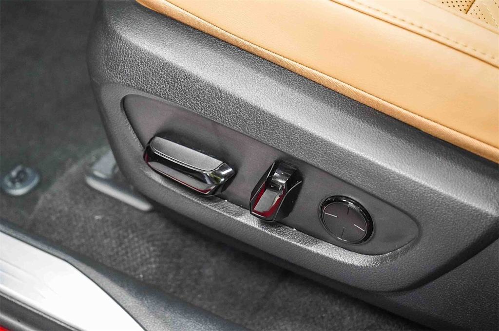 Thumbnail: 2024 Lexus ES - 28