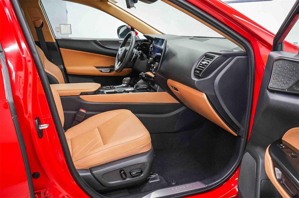 Thumbnail: 2024 Lexus ES - 8