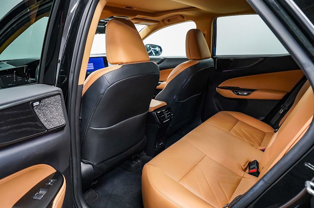 Thumbnail: 2024 Lexus ES - 11
