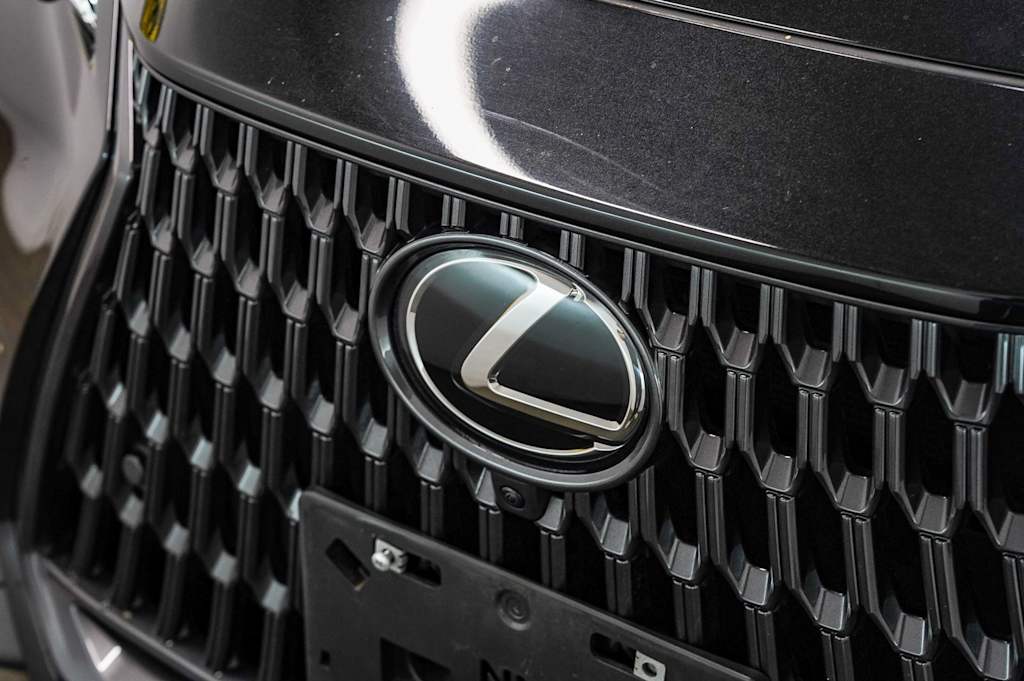 Thumbnail: 2024 Lexus ES - 19
