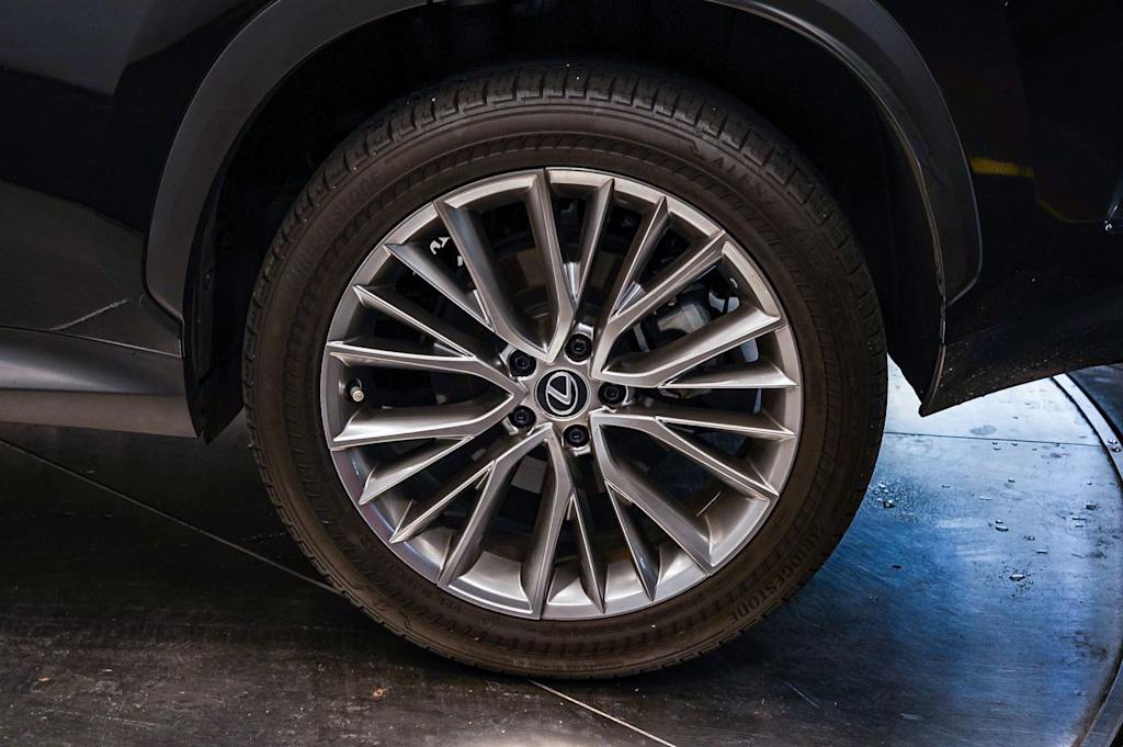 Thumbnail: 2024 Lexus ES - 20