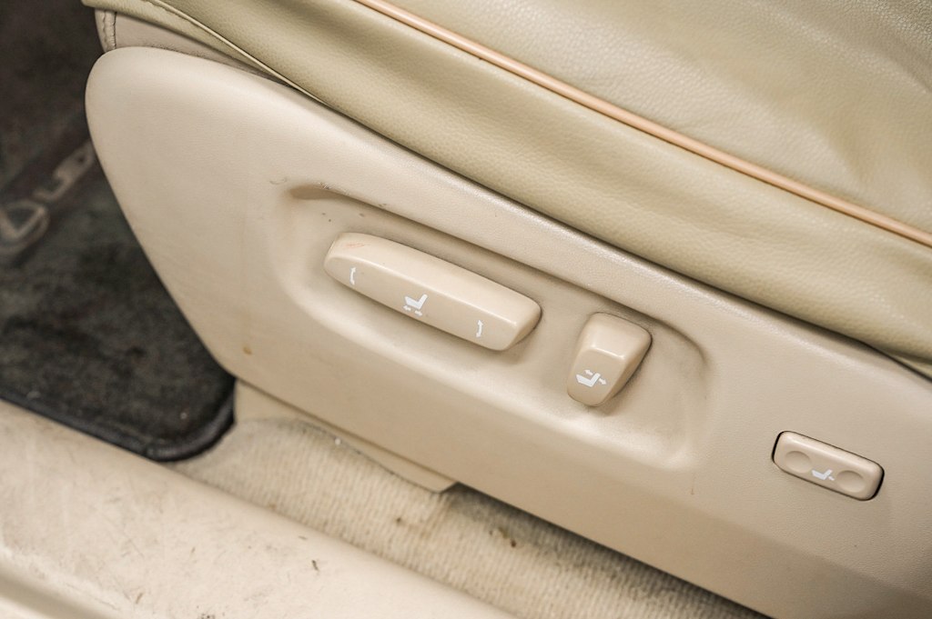 Thumbnail: 2011 Lexus RX - 27