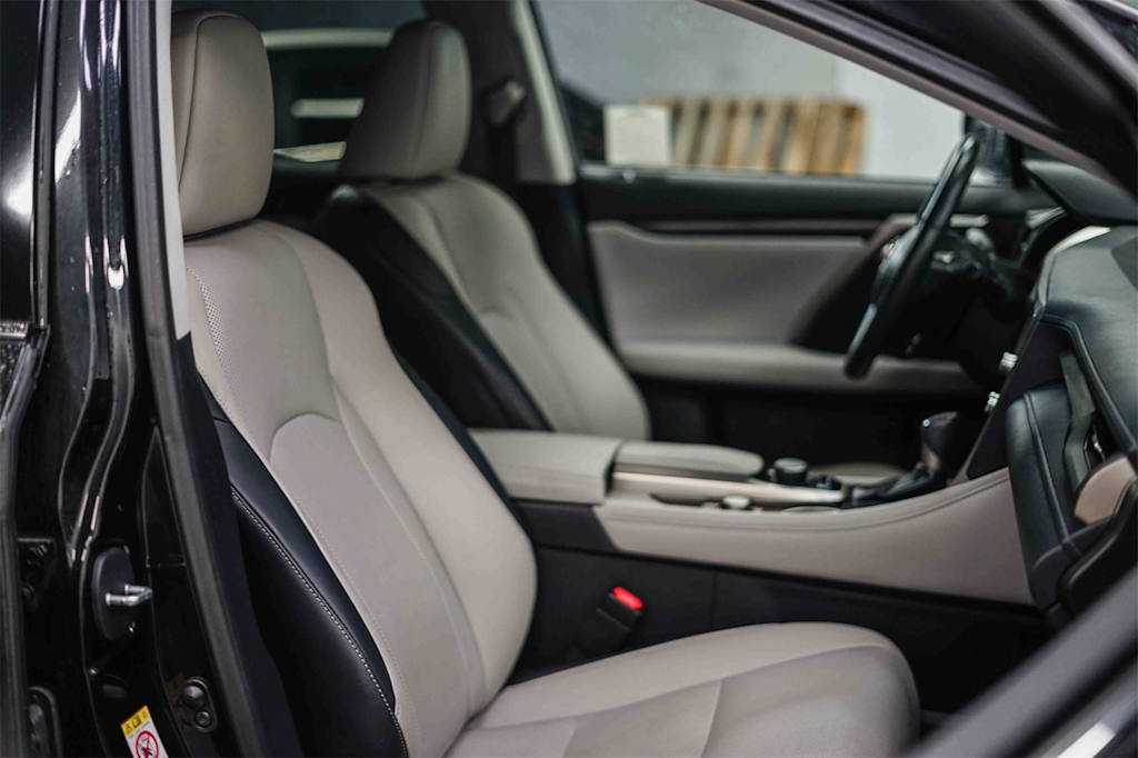 Thumbnail: 2017 Lexus RX - 8