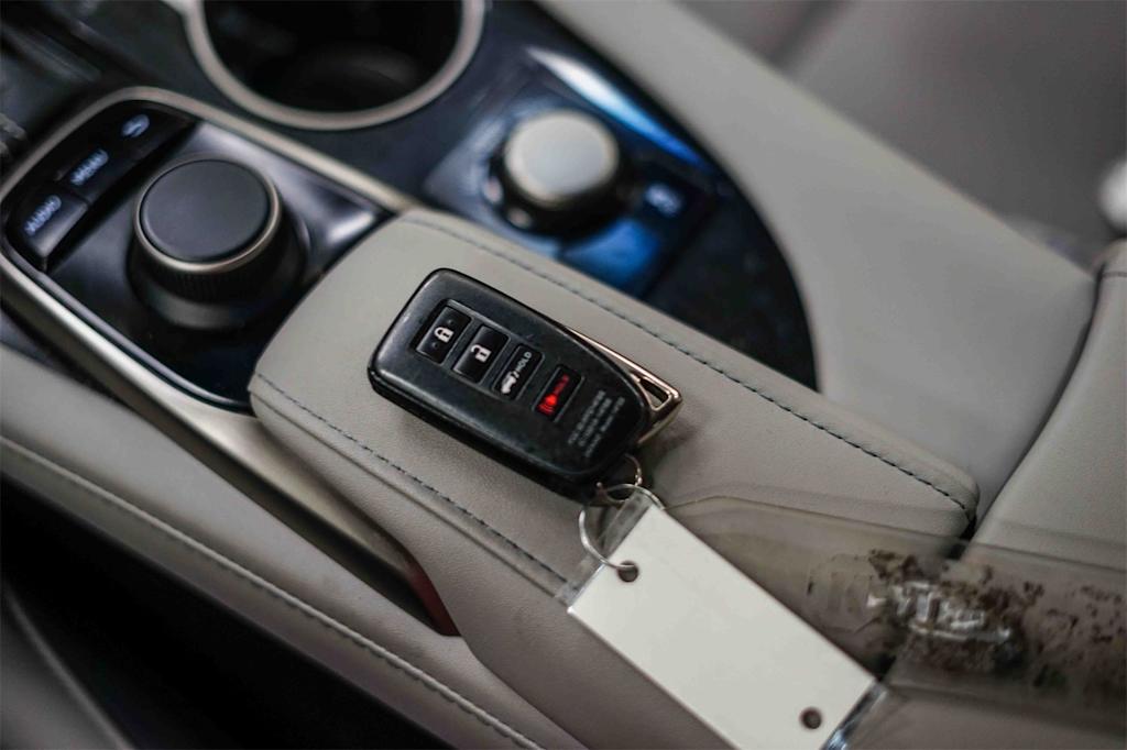 Thumbnail: 2017 Lexus RX - 15