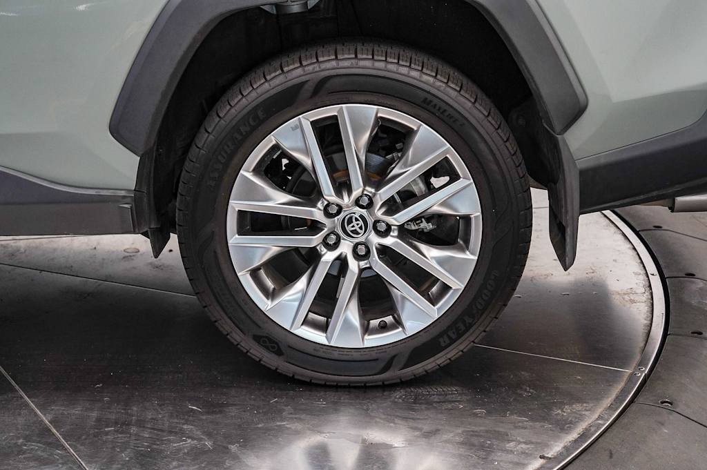 Thumbnail: 2022 Toyota RAV4 - 22