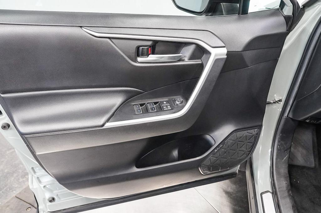 Thumbnail: 2022 Toyota RAV4 - 26