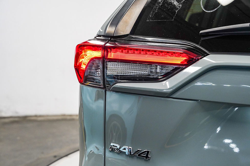Thumbnail: 2022 Toyota RAV4 - 23