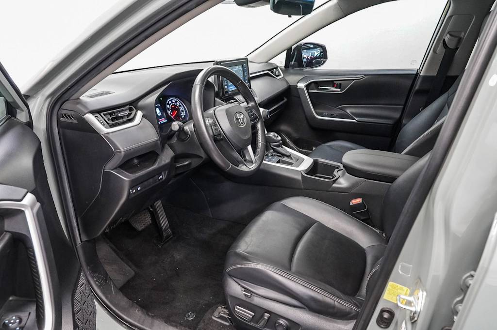 Thumbnail: 2022 Toyota RAV4 - 11