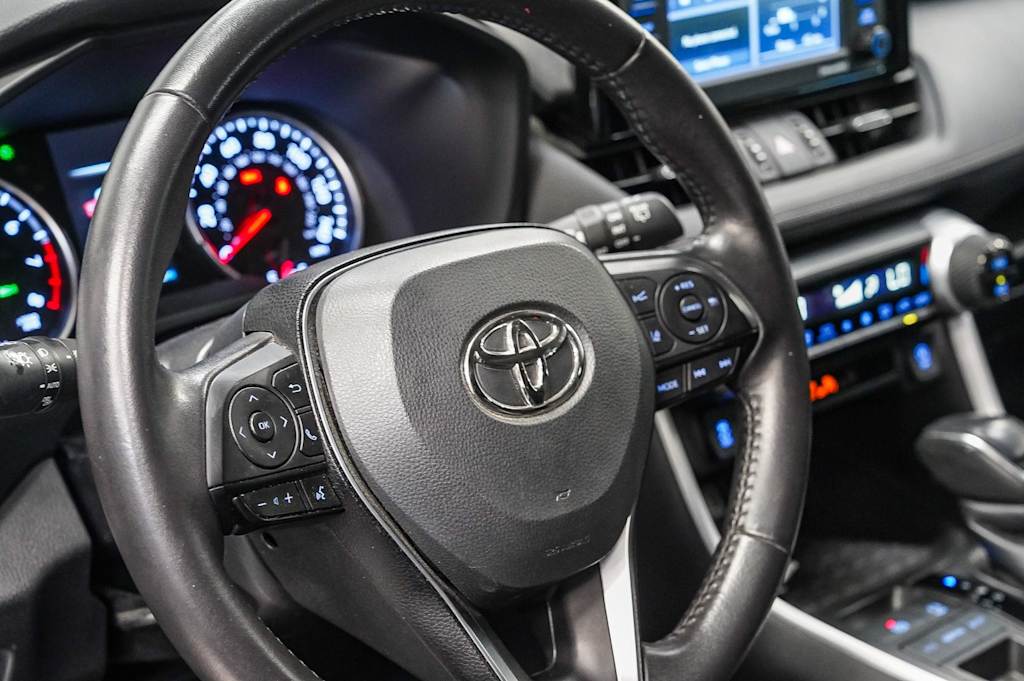 Thumbnail: 2022 Toyota RAV4 - 14