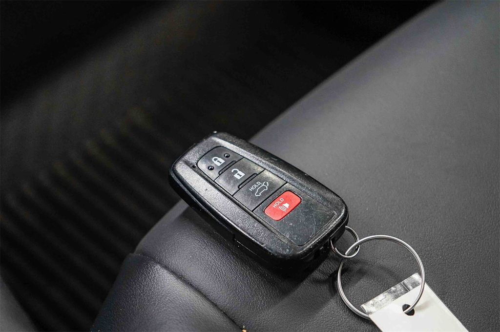 Thumbnail: 2023 Toyota RAV4 - 18