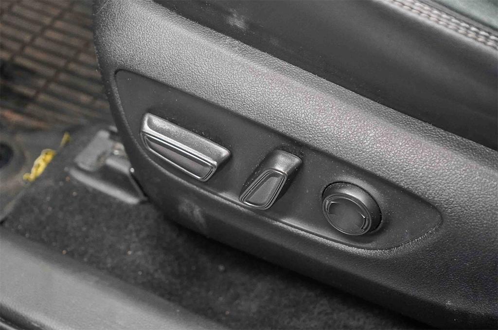 Thumbnail: 2023 Toyota RAV4 - 28