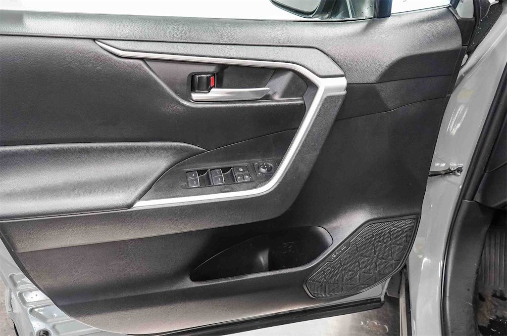 Thumbnail: 2023 Toyota RAV4 - 27