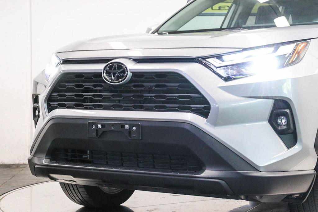 Thumbnail: 2024 Toyota RAV4 - 20
