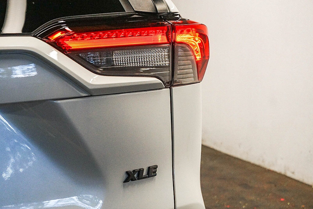 Thumbnail: 2022 Toyota RAV4 - 23