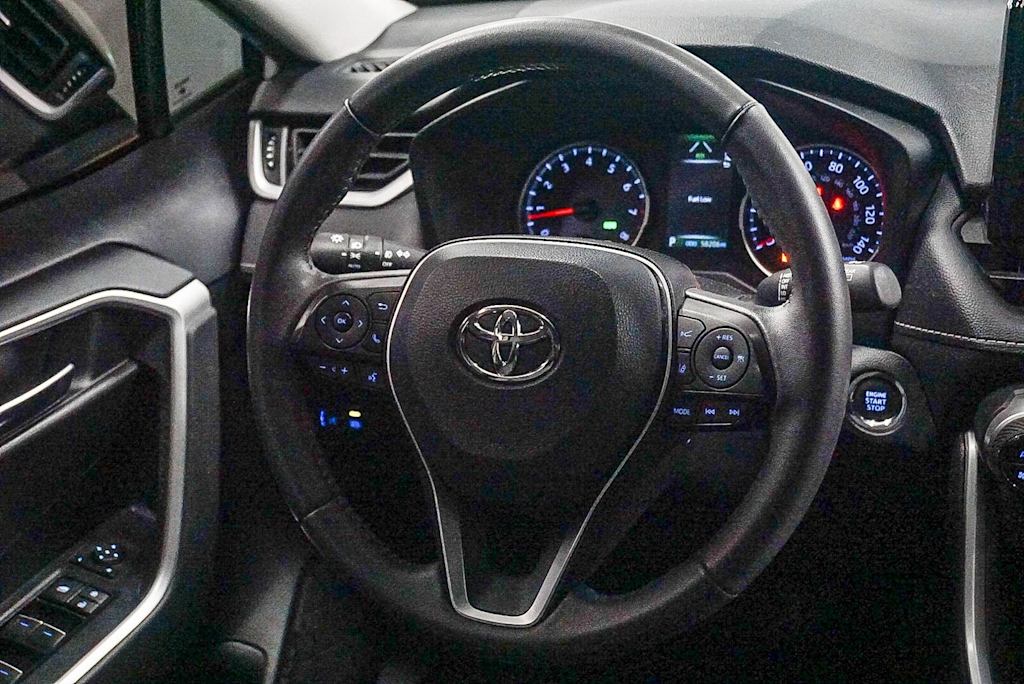 Thumbnail: 2022 Toyota RAV4 - 13