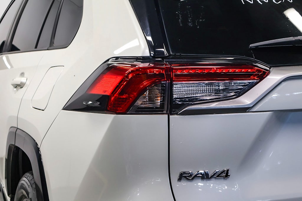 2020 Toyota RAV4 XSE 22