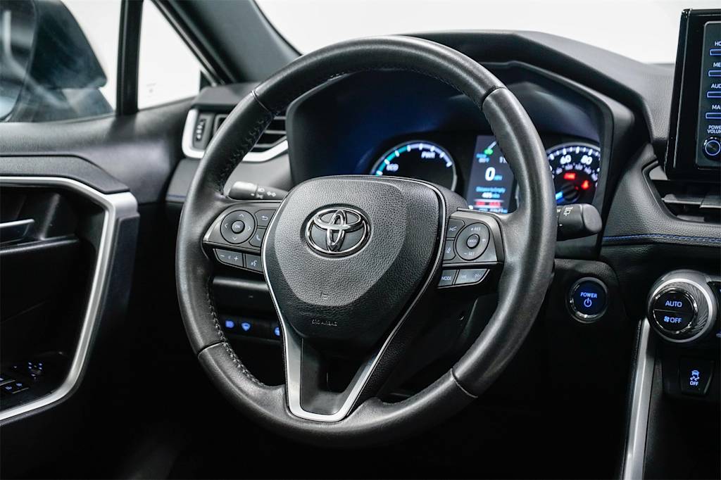 Thumbnail: 2022 Toyota RAV4 - 12