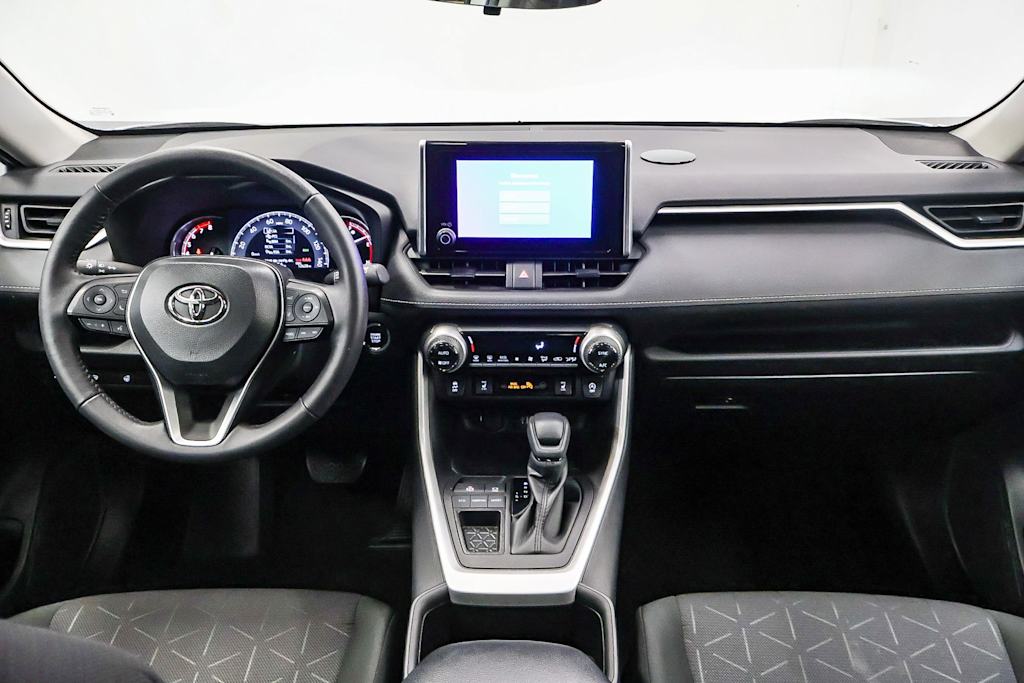 2023 Toyota RAV4 XLE 2