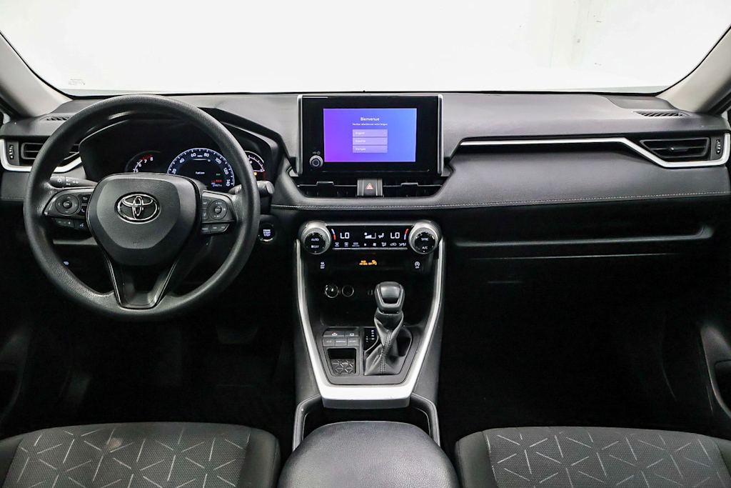 2023 Toyota RAV4 XLE 2