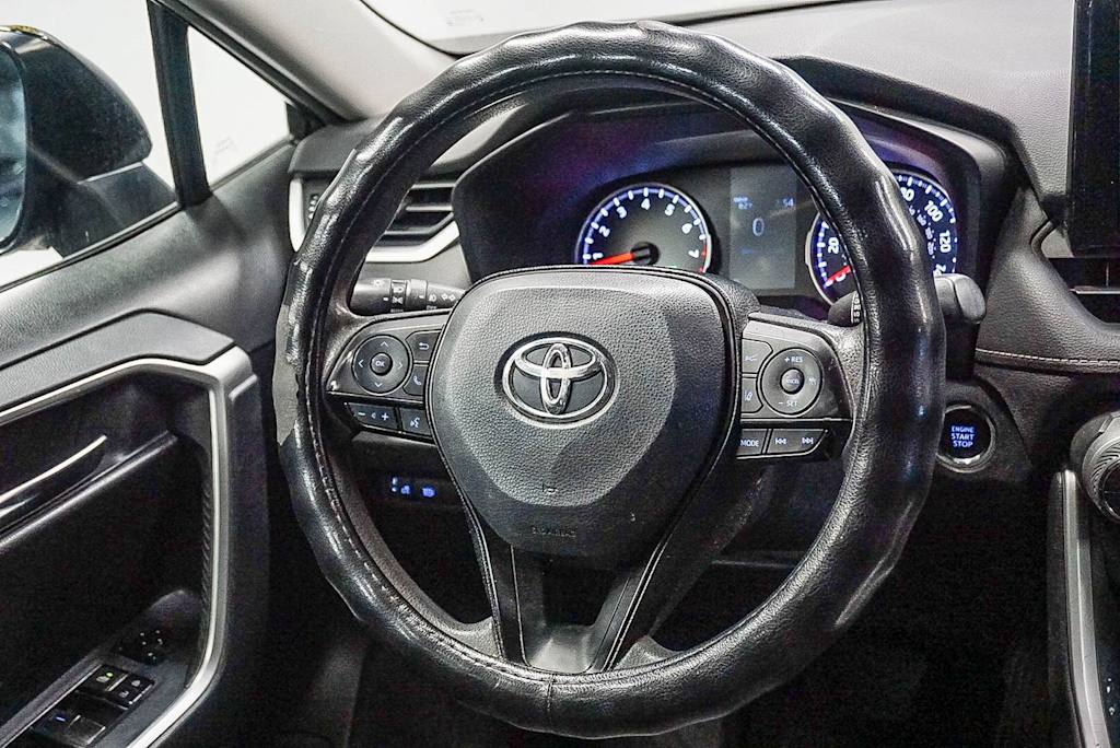 Thumbnail: 2020 Toyota RAV4 - 12