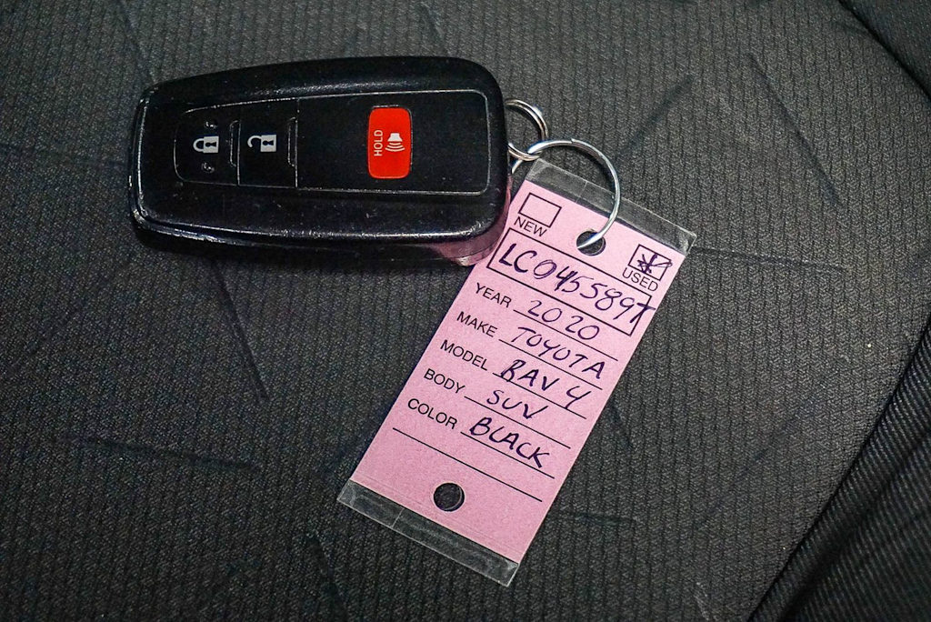 Thumbnail: 2020 Toyota RAV4 - 16