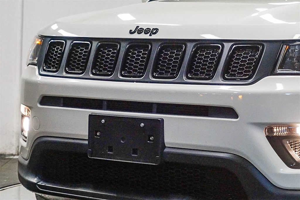 Thumbnail: 2019 Jeep Compass - 21