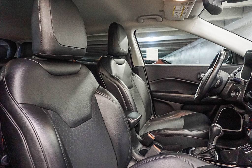 Thumbnail: 2019 Jeep Compass - 10