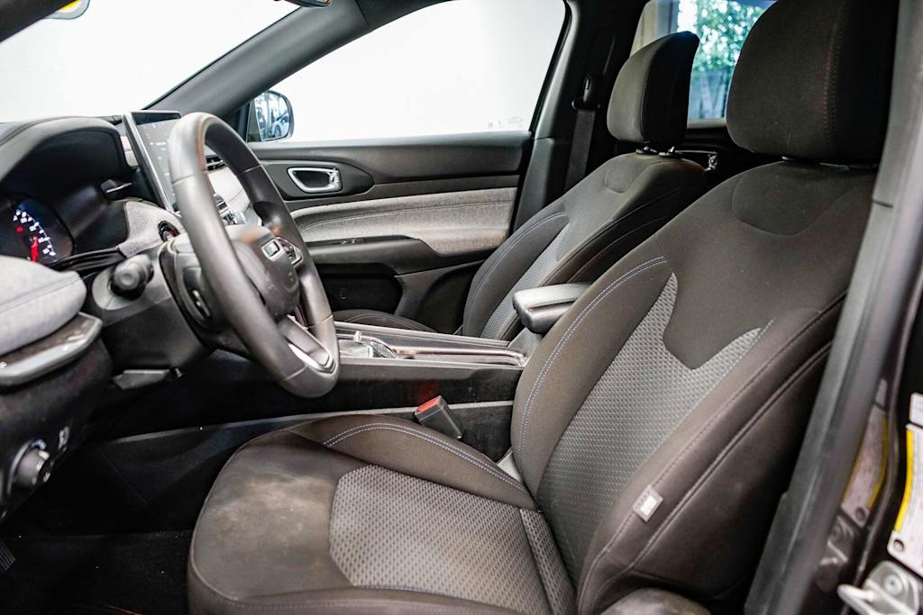 Thumbnail: 2023 Jeep Compass - 8