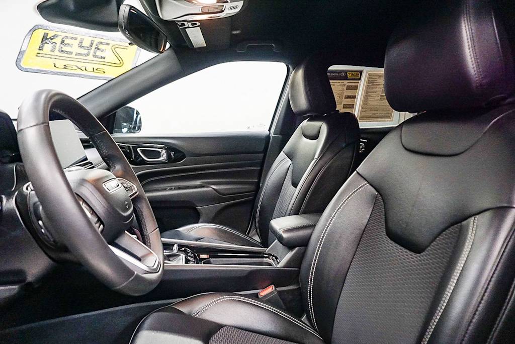 Thumbnail: 2023 Jeep Compass - 10