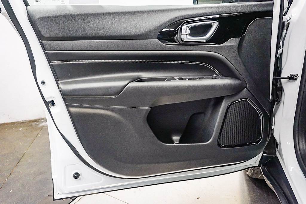 Thumbnail: 2023 Jeep Compass - 26