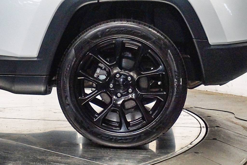 Thumbnail: 2023 Jeep Compass - 21