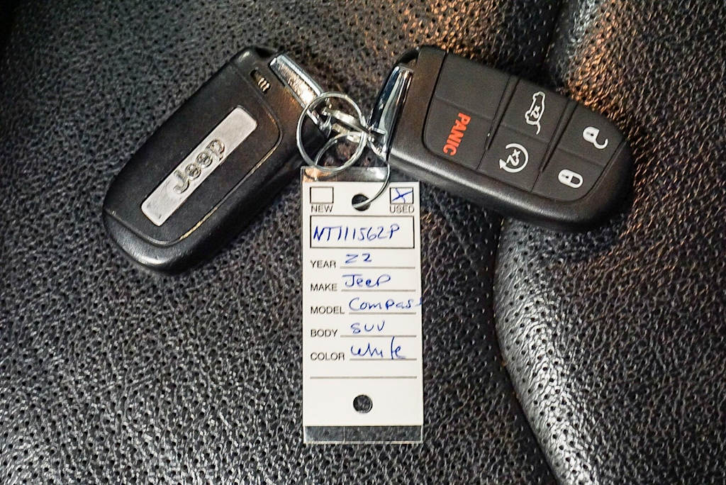 Thumbnail: 2022 Jeep Compass - 16