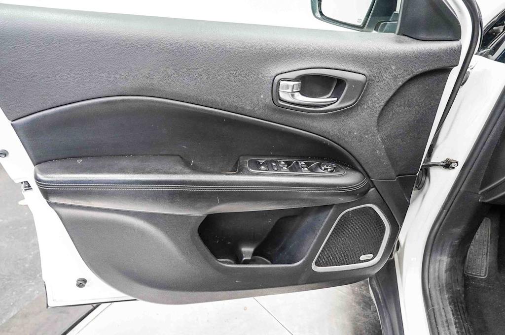 Thumbnail: 2020 Jeep Compass - 25