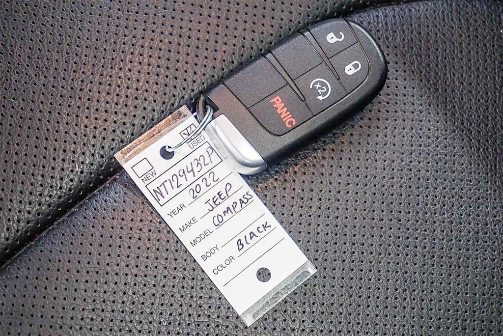 Thumbnail: 2022 Jeep Compass - 15
