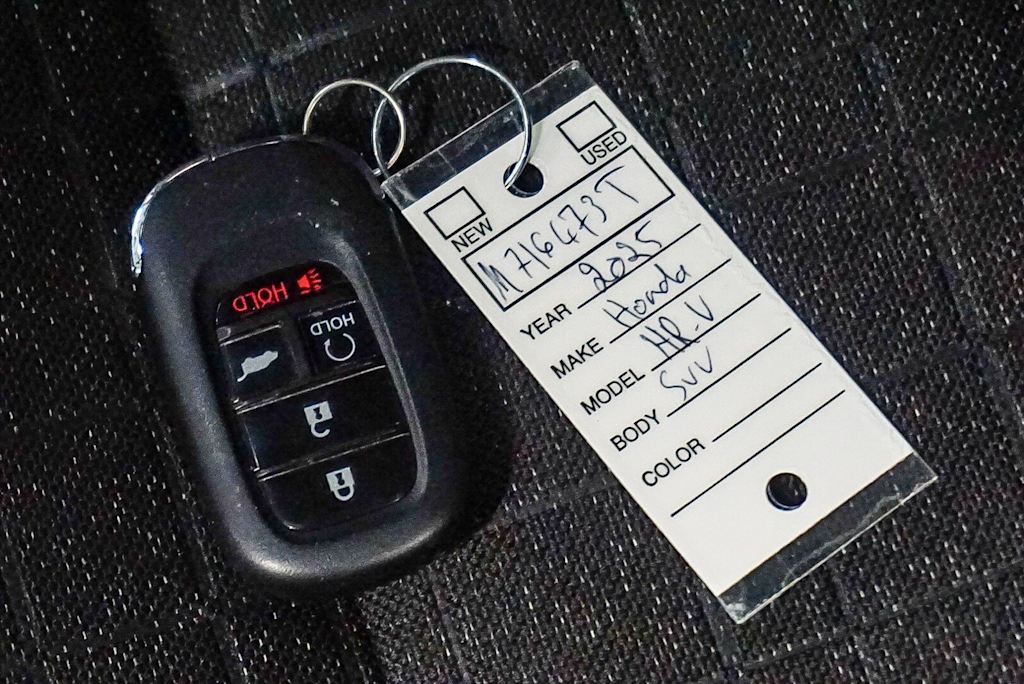 Thumbnail: 2025 Honda HR-V - 17