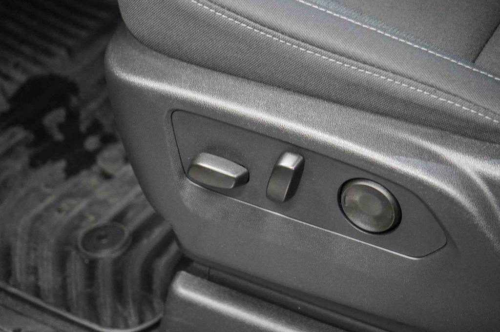 Thumbnail: 2026 Chevrolet Silverado 1500 - 25