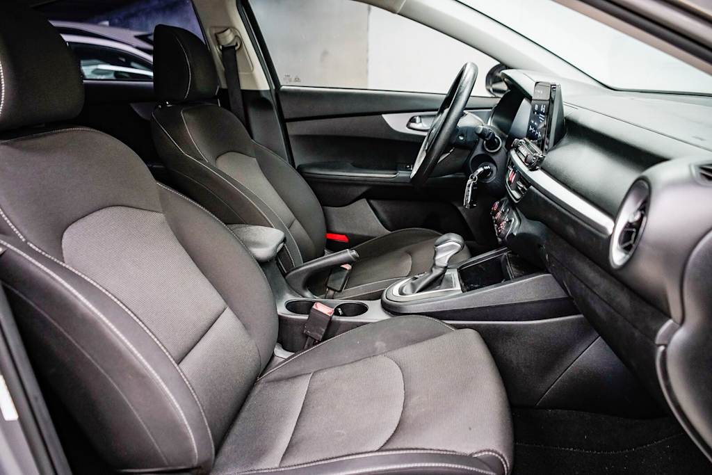 Thumbnail: 2024 Kia Forte - 10