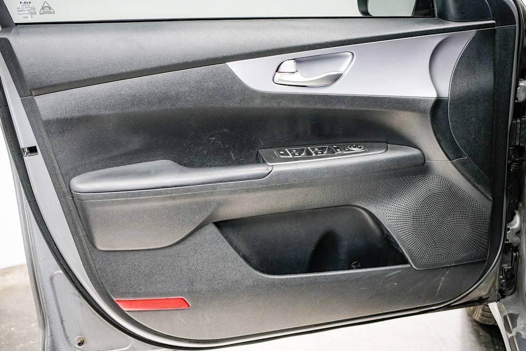 Thumbnail: 2024 Kia Forte - 23