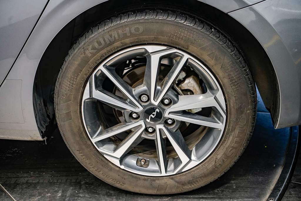 Thumbnail: 2024 Kia Forte - 7