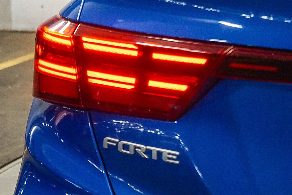 Thumbnail: 2022 Kia Forte - 22