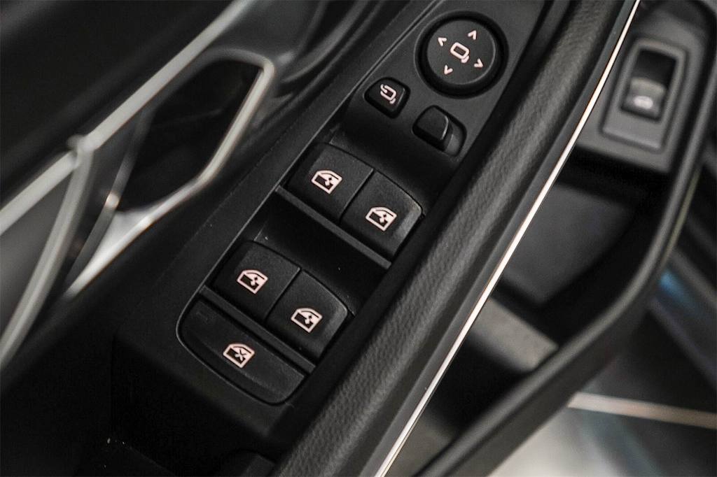 Thumbnail: 2023 BMW 3 Series - 26