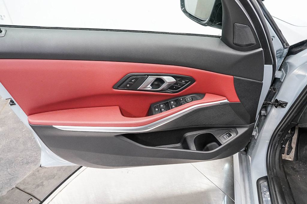 Thumbnail: 2024 BMW 3 Series - 25