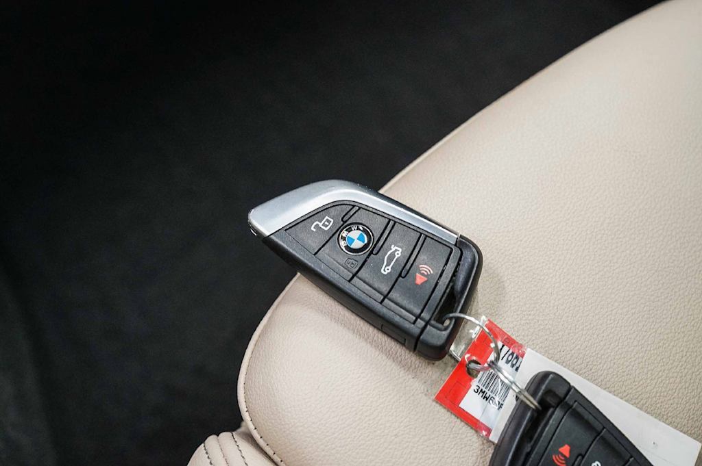 Thumbnail: 2023 BMW 3 Series - 16
